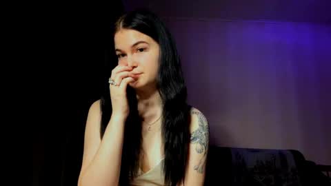 Bella online show from April 5, 3:09 pm