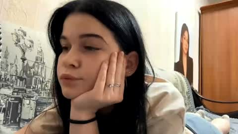 Bella online show from April 15, 7:58 pm