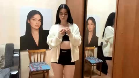 Bella online show from April 16, 3:46 pm