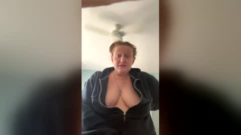 kellilyn10 online show from April 3, 3:10 pm