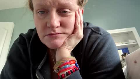 kellilyn10 online show from April 13, 9:20 pm