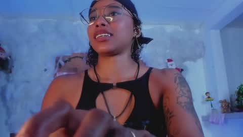 kelly__thomson online show from December 27, 11:42 pm