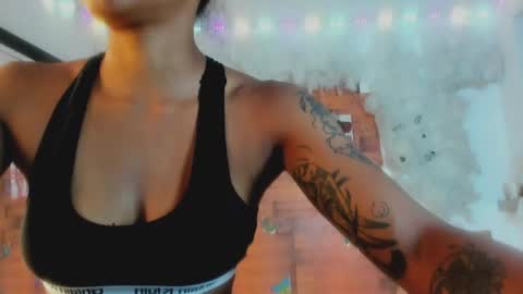 kelly__thomson online show from February 9, 2:29 pm