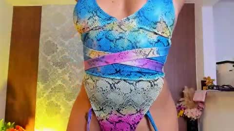 kelly__thomson online show from November 17, 11:10 pm