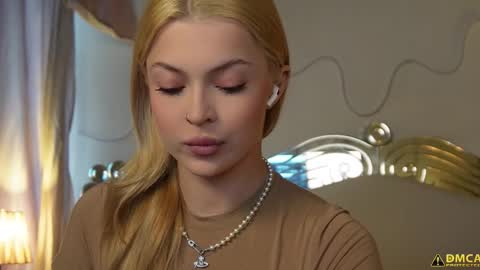 Kelly online show from October 24, 5:37 am