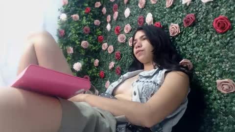 Snapshot of kelly_queenpussy chatting on October 24, 6:37 pm KEY online show from October 24, 6:37 pm