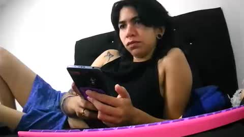 Snapshot of kelly_queenpussy chatting on November 17, 12:38 am KEY online show from November 17, 12:38 am