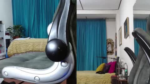 Snapshot of kelly_squirting chatting on April 27, 4:54 am KELLY online show from April 27, 4:54 am