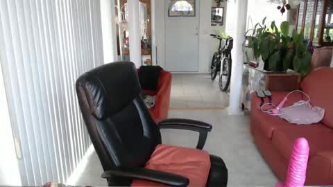 Snapshot of kellyannelynn chatting on January 11, 5:40 pm kellyanne Lynn but please call me fucktoy online show from January 11, 5:40 pm