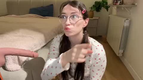 Snapshot of kellyberry__ chatting on June 14, 5:48 pm Kelly online show from June 14, 5:48 pm