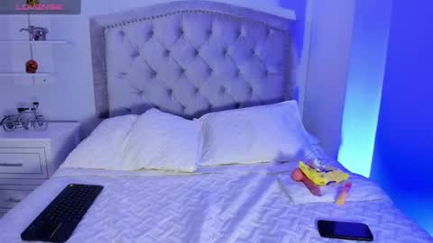 Snapshot of kellymillian_ chatting on January 25, 4:03 pm kellyMillian online show from January 25, 4:03 pm