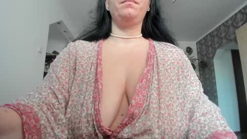 Snapshot of kellymorgan_ chatting on January 31, 12:07 pm Monday - Friday 08 am - 3 pm GMT 3 online show from January 31, 12:07 pm