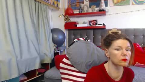 kelly online show from April 7, 7:31 am