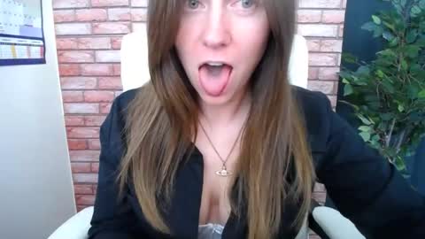 KelseyKruz online show from June 23, 8:01 am