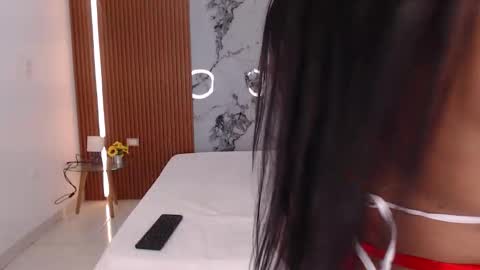 Snapshot of kelsiee_hills chatting on February 10, 8:13 pm Samanta online show from February 10, 8:13 pm