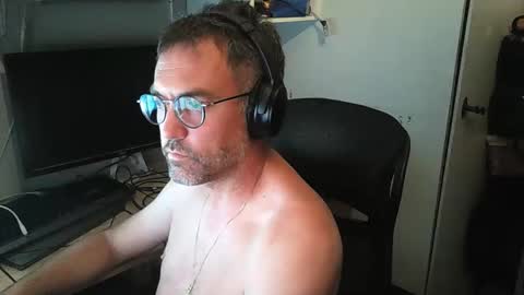 Snapshot of kelvin06133 chatting on June 7, 9:29 pm kelvin06133 online show from June 7, 9:29 pm