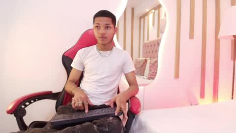 Kelvin online show from April 5, 12:35 pm