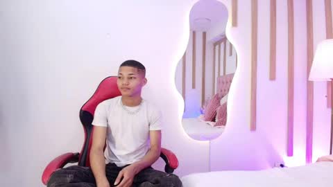 Snapshot of kelvin_josue chatting on April 22, 12:28 pm Kelvin online show from April 22, 12:28 pm