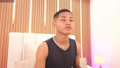 Snapshot of kelvin_josue chatting on May 24, 8:14 pm Kelvin online show from May 24, 8:14 pm
