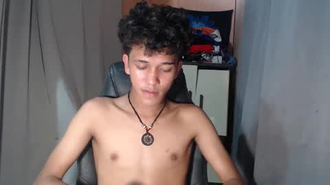 Snapshot of ken_bigcockxx chatting on October 20, 5:30 am Ken online show from October 20, 5:30 am