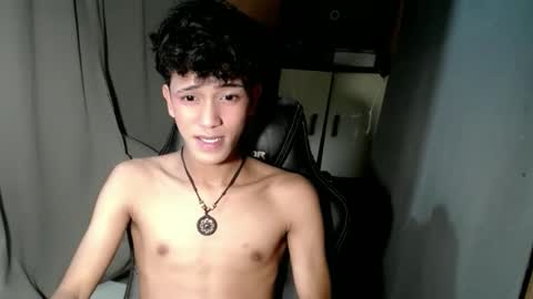 Snapshot of ken_bigcockxx chatting on October 26, 5:57 am Ken online show from October 26, 5:57 am