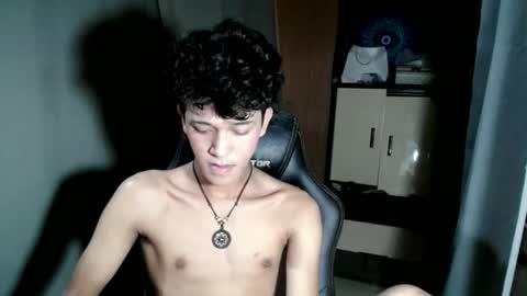 Snapshot of ken_bigcockxx chatting on November 9, 1:31 pm Ken online show from November 9, 1:31 pm