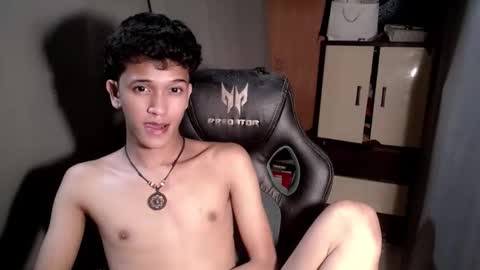 Snapshot of ken_bigcockxx chatting on November 14, 5:44 pm Ken online show from November 14, 5:44 pm