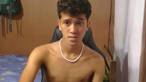 Snapshot of ken_bigcockxx chatting on December 19, 12:06 am Ken online show from December 19, 12:06 am