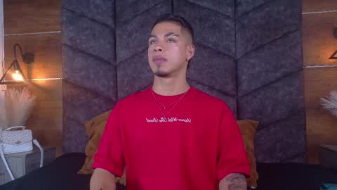 Snapshot of ken_boy_ chatting on February 12, 2:35 am online show from February 12, 2:35 am