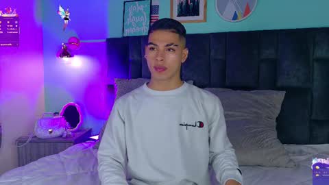 Snapshot of ken_boy_ chatting on February 23, 11:33 am online show from February 23, 11:33 am