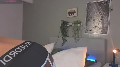 Snapshot of ken_boy_ chatting on September 20, 11:44 am online show from September 20, 11:44 am