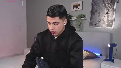 Snapshot of ken_boy_ chatting on September 26, 11:36 am online show from September 26, 11:36 am