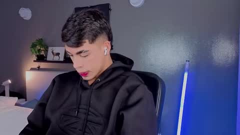 Snapshot of ken_boy_ chatting on October 11, 11:53 am online show from October 11, 11:53 am