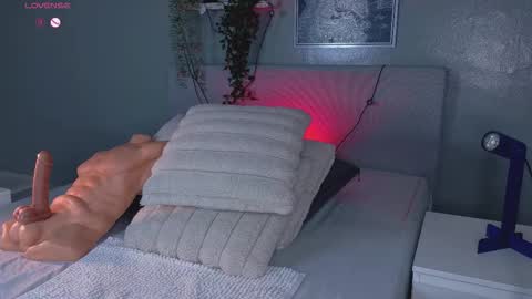   online show from March 11, 11:27 am