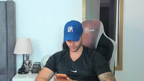 Snapshot of ken_mailik chatting on June 28, 10:27 pm ken_mailik online show from June 28, 10:27 pm