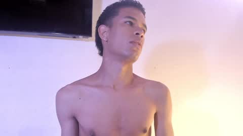 Snapshot of ken_rivera chatting on February 6, 12:16 pm Julian Rivera online show from February 6, 12:16 pm