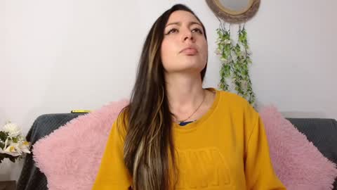 Snapshot of kendal_mosk chatting on December 16, 12:59 am Valery online show from December 16, 12:59 am