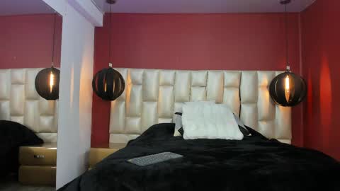 Kendal online show from April 4, 11:02 pm