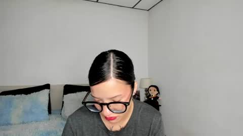 Snapshot of kendalgrey01 chatting on June 17, 3:02 pm Kendal online show from June 17, 3:02 pm