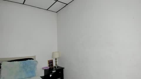 Snapshot of kendalgrey01 chatting on June 25, 3:38 pm Kendal online show from June 25, 3:38 pm