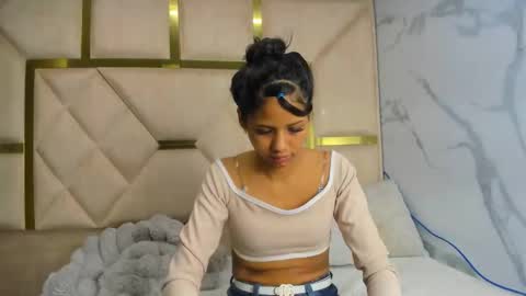 Snapshot of kendall69__ chatting on November 19, 1:11 pm kendall69__ online show from November 19, 1:11 pm