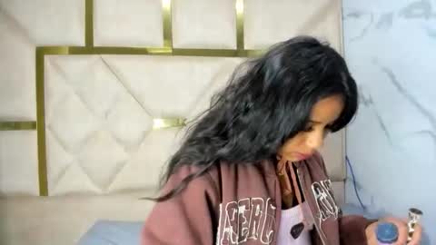 Snapshot of kendall69__ chatting on December 16, 12:21 pm kendall69__ online show from December 16, 12:21 pm