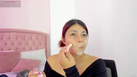 Kendall online show from December 18, 5:57 am