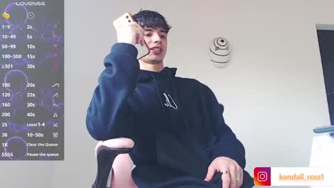 Snapshot of kendall_ros chatting on October 31, 3:57 pm kendall ross online show from October 31, 3:57 pm