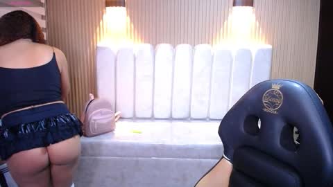 kendall_rossii_ online show from November 19, 3:39 am