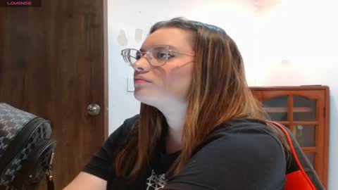 Snapshot of kendallclark03 chatting on December 30, 4:20 am kendall online show from December 30, 4:20 am