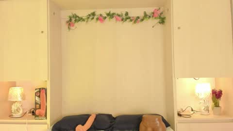 Snapshot of kendallrosse1 chatting on December 5, 11:30 am Kendal online show from December 5, 11:30 am