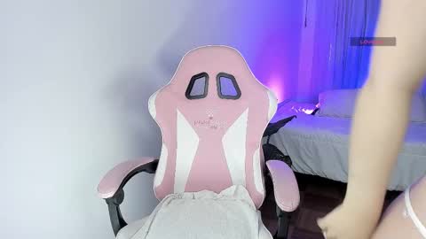 Kendall online show from March 22, 7:50 pm