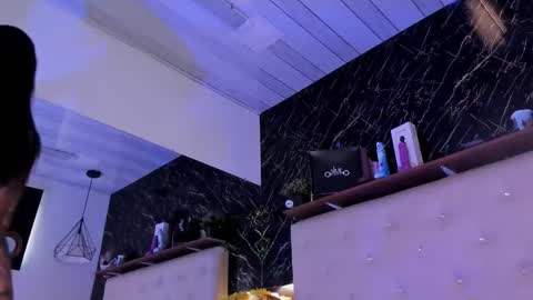 Kendall online show from January 18, 2:43 pm