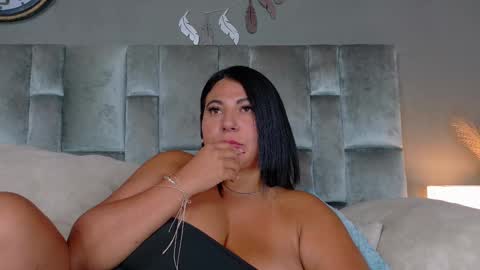 Snapshot of kendalmilleer chatting on February 19, 8:55 am online show from February 19, 8:55 am